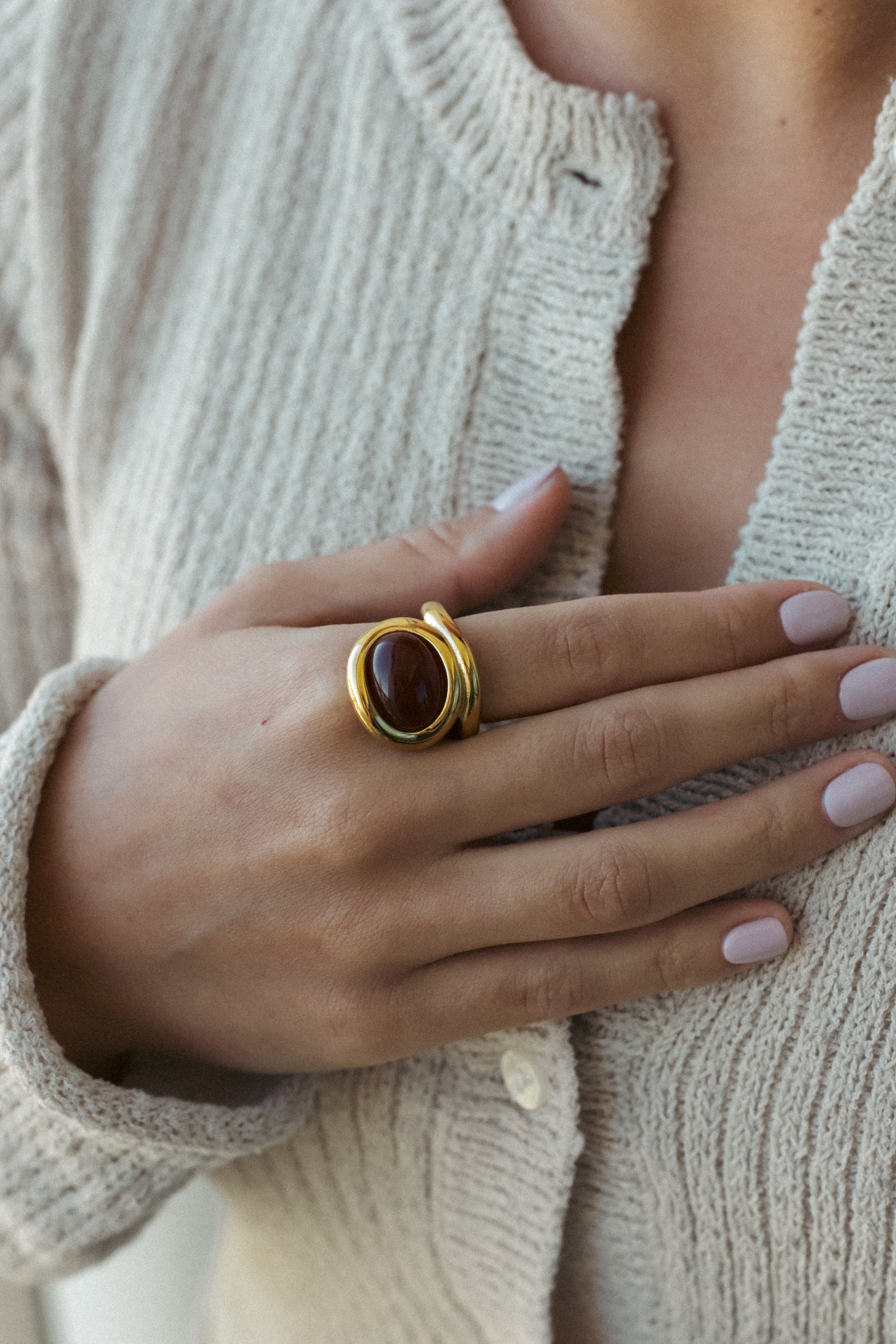 STATEMENT COCKTAIL RING RED