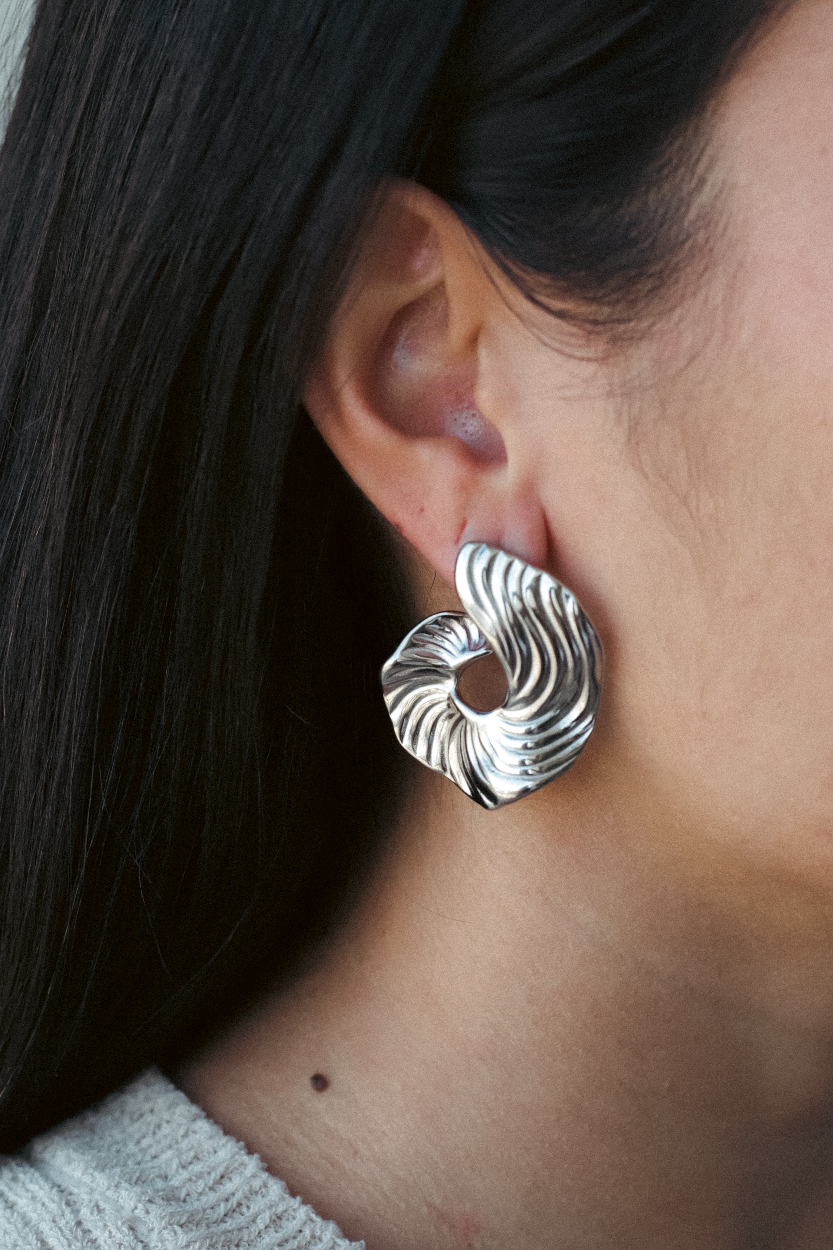 FLOWING SWIRL HOOPS.