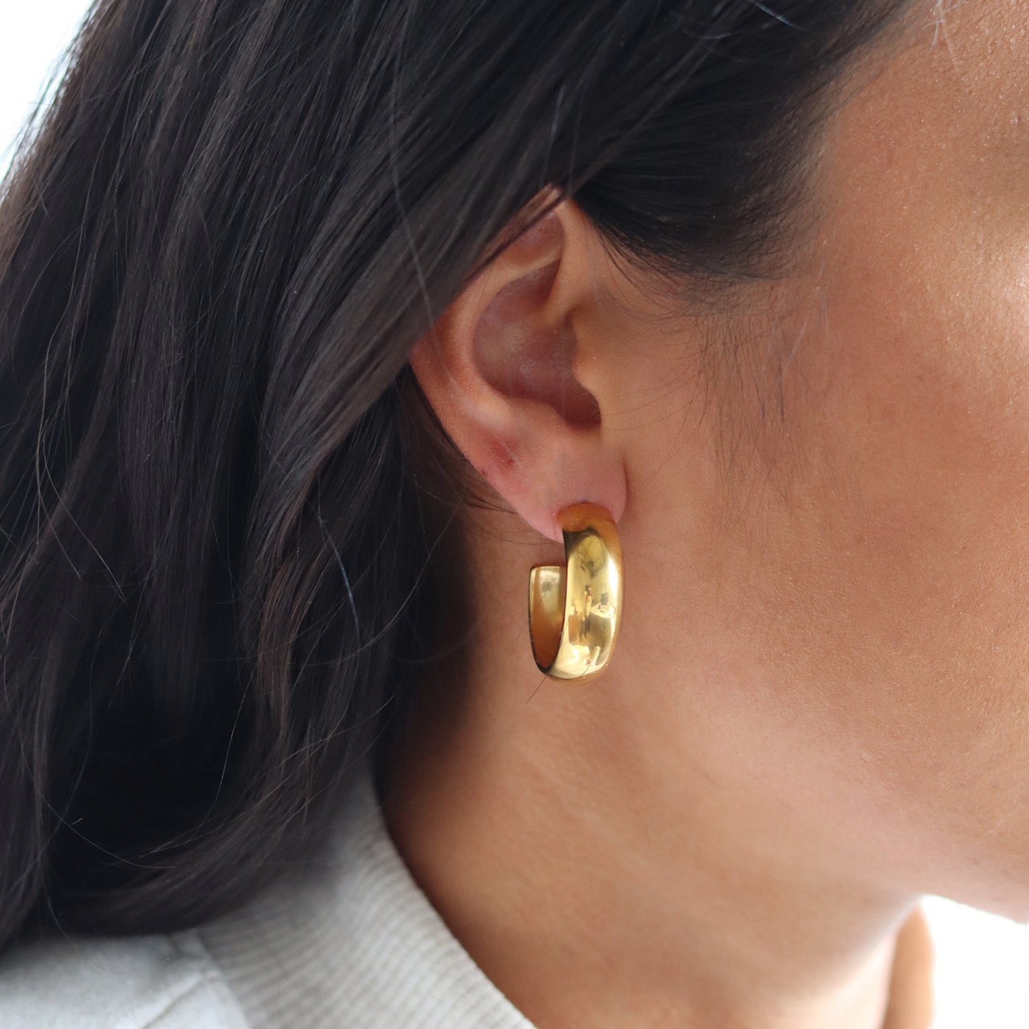 BOLD HOOPS.